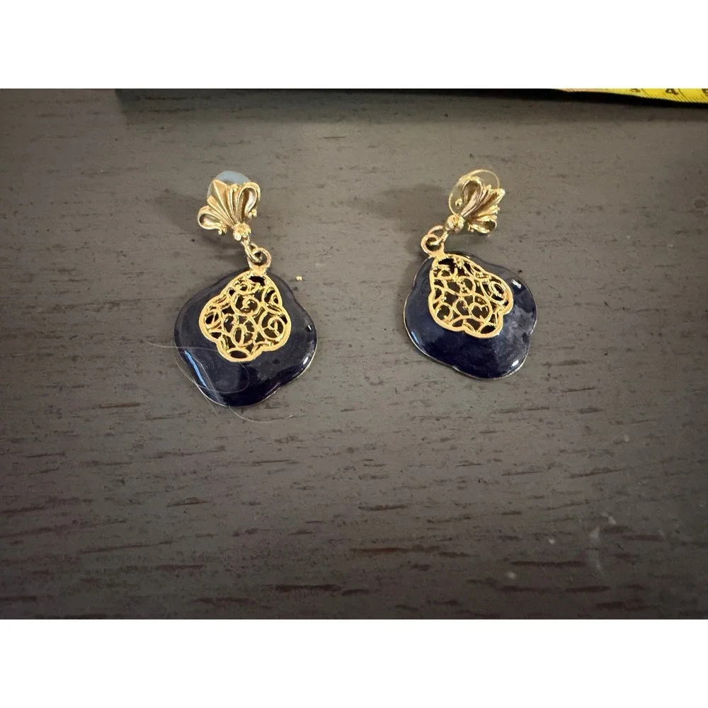 Vintage Gold Tone Navy Blue Enamel Filigree Drop Earrings Fleur De Lis Post